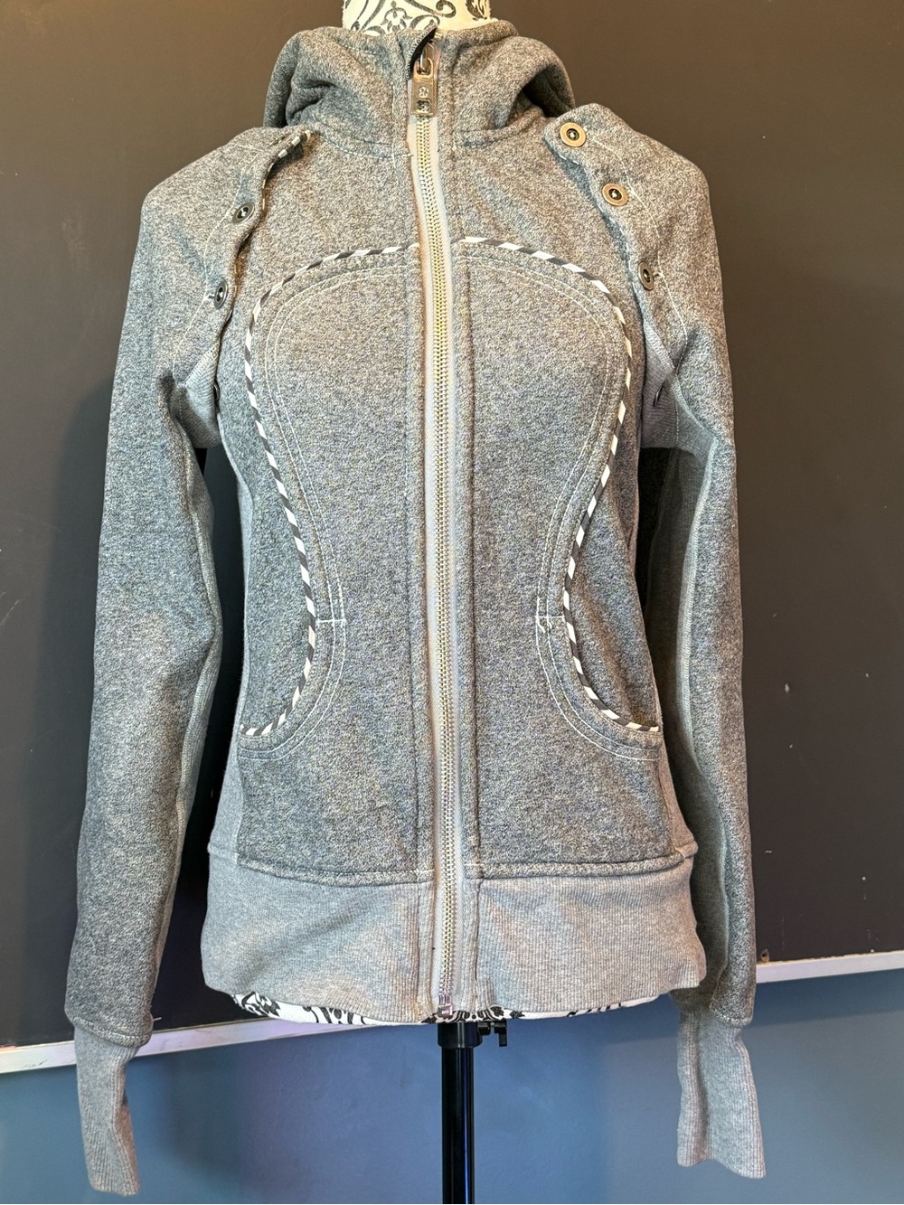 Lululemon Scuba Hoodie *Detachable Sleeves
